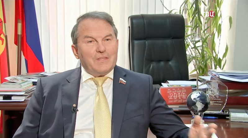 Патриот. Миллионер. Иждивенец ekixxiteiqzxkmp